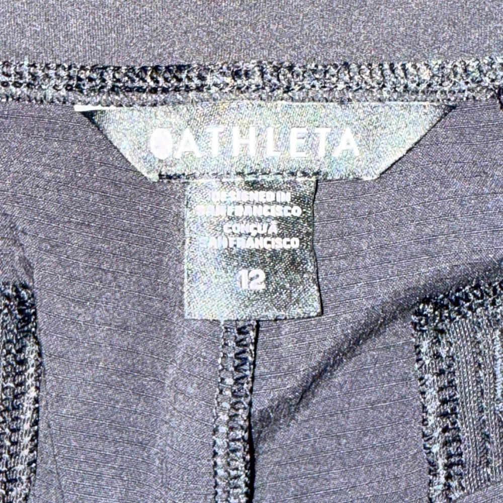 Athleta Black Trekkie Hiking Active Shorts Women’s Size 12 Zip Pockets 4” Inseam - Picture 7 of 8